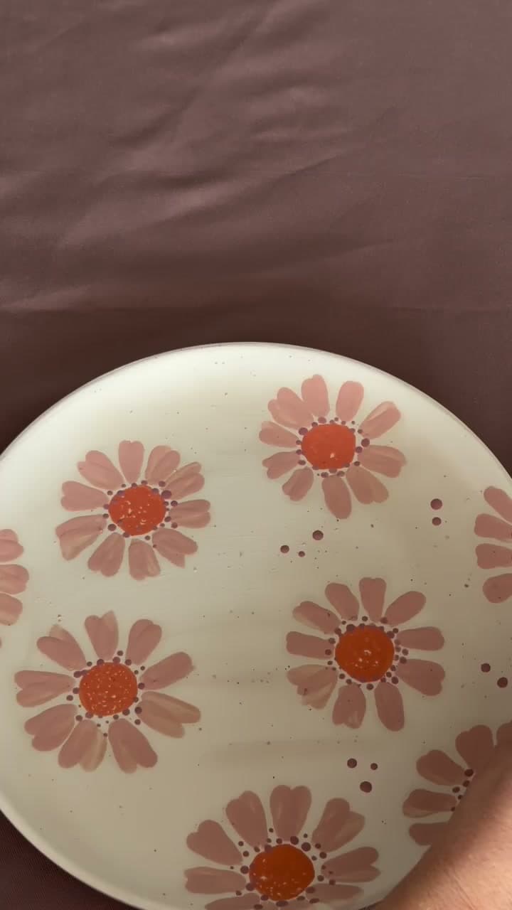 Bloemen schilderen op een bord: stap voor stap